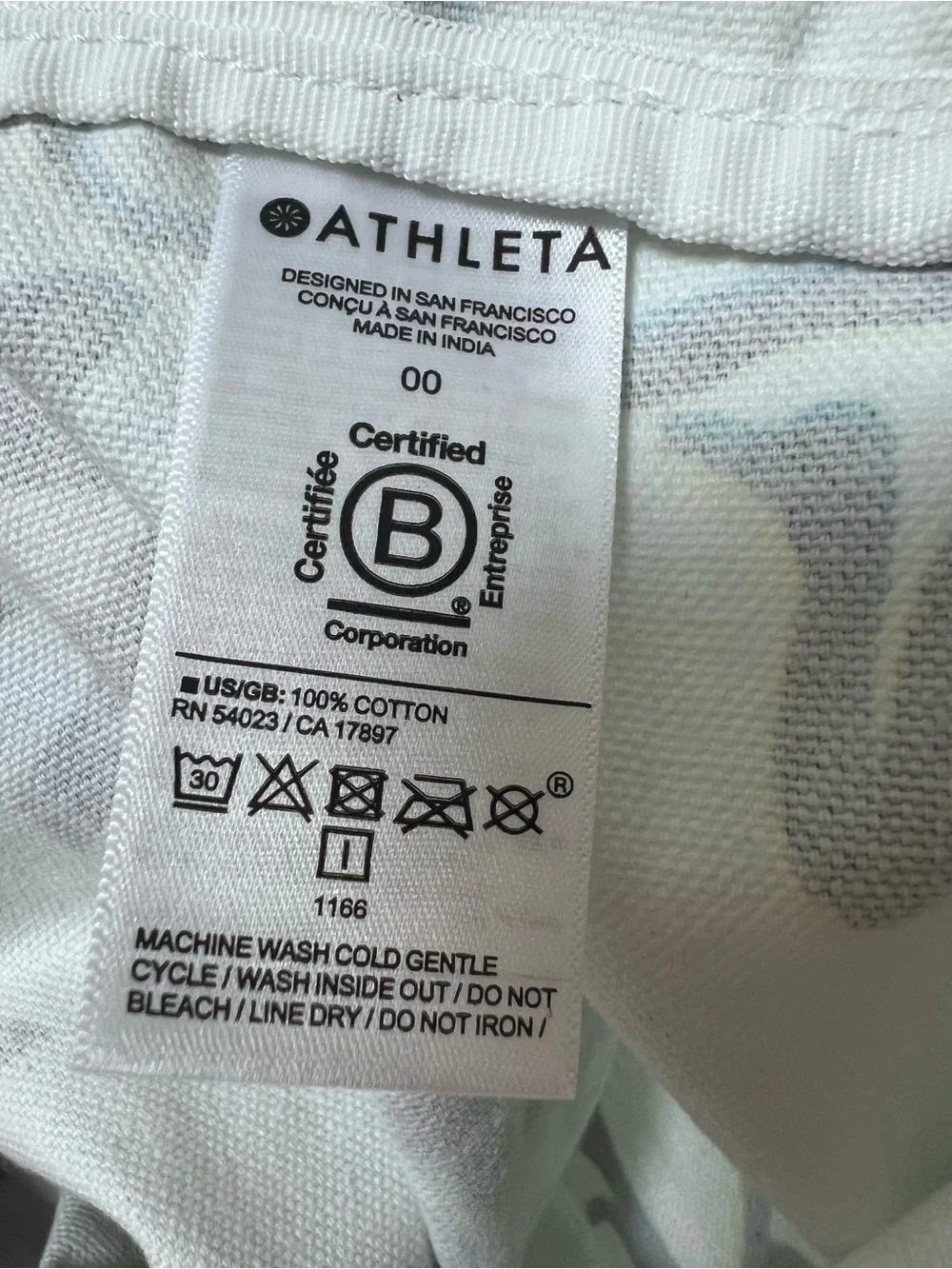 NWT Athleta White Canvas Tote Bag Athlete Logo Gym Bag Beach Travel Athleisure